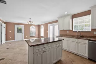 3302 River Cove Dr, Tampa, FL 33614 - Photo 14