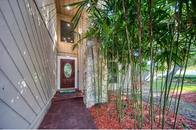 13703 Oak Forest Boulevard N, Seminole, FL 33776 - Photo 4