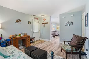 16511 Lake Brigadoon Cir, Tampa, FL 33618 - Photo 8