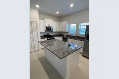 840 Tennyson Mill Circle, Tampa, FL 33619 - Photo 2
