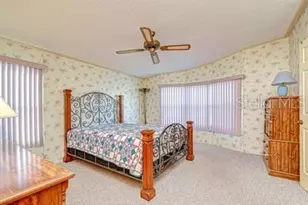 35909 Bueno Dr, Zephyrhills, FL 33541 - Photo 24