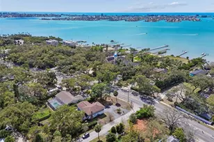 2027 Park St N, Saint Petersburg, FL 33710 - Photo 2