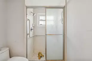 2027 Park St N, Saint Petersburg, FL 33710 - Photo 76