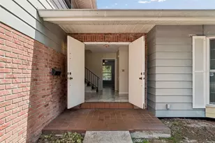 2027 Park St N, Saint Petersburg, FL 33710 - Photo 8