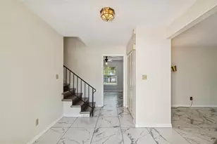 2027 Park St N, Saint Petersburg, FL 33710 - Photo 10