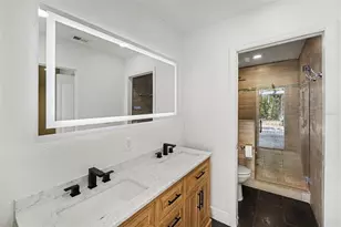 318 Bath St, Tarpon Springs, FL 34689 - Photo 16