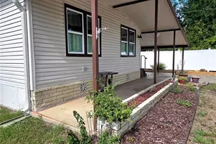 37408 Marta Ave, Zephyrhills, FL 33542 - Photo 2