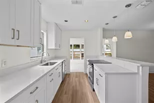 318 Como St, Tampa, FL 33606 - Photo 10