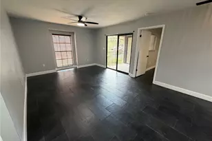 4015 Ashford Green Pl, Tampa, FL 33613 - Photo 12