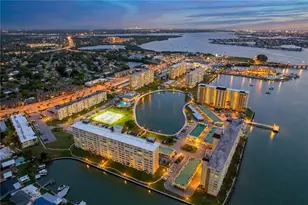 4650 Cove Cir, Saint Petersburg, FL 33708 - Photo 50