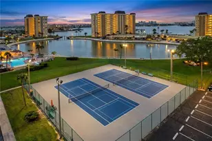 4650 Cove Cir, Saint Petersburg, FL 33708 - Photo 40