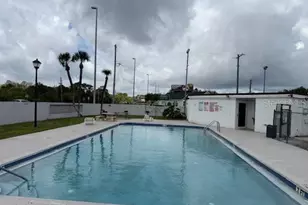 9217 Tudor Dr, Tampa, FL 33615 - Photo 10