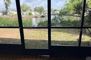 9217 Tudor Dr, Tampa, FL 33615 - Photo 14