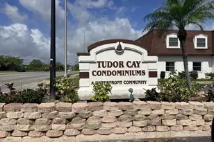 9217 Tudor Dr, Tampa, FL 33615 - Photo 12