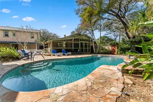 1011 E Broad St, Tampa, FL 33604 - Photo 2