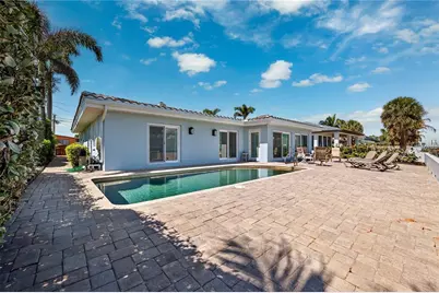 2540 E Bay Isle Drive SE, Saint Petersburg, FL 33705 - Photo 22