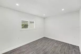 318 Bath St, Tarpon Springs, FL 34689 - Photo 18