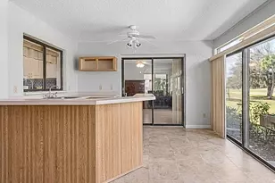 2111 W View Dr, Sun City Center, FL 33573 - Photo 4