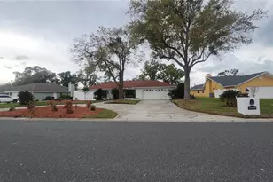 2001 Country Club Ct, Plant City, FL 33566 - Photo 2