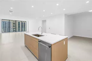 275 1st Ave S, Saint Petersburg, FL 33701 - Photo 10