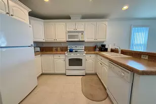 209 S Port Royal Ln, Apollo Beach, FL 33572 - Photo 10
