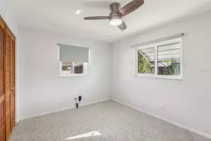 10569 Lake Vista Dr, Seminole, FL 33772 - Photo 18