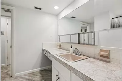 10569 Lake Vista Drive, Seminole, FL 33772 - Photo 16