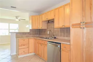 5460 40th Ave N, Saint Petersburg, FL 33709 - Photo 6