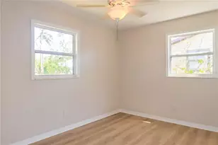 5460 40th Ave N, Saint Petersburg, FL 33709 - Photo 14