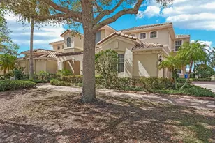 1435 Emerald Dunes Dr, Sun City Center, FL 33573 - Photo 2