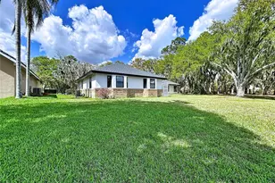 2881 Hammock Dr, Plant City, FL 33566 - Photo 8