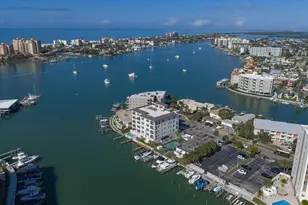 211 Dolphin Point, Clearwater Beach, FL 33767 - Photo 36