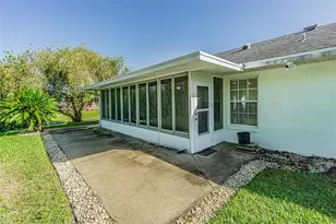 10504 Moshie Ln, San Antonio, FL 33576 - Photo 32
