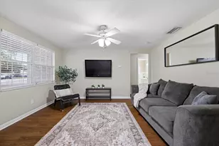 3915 W State St, Tampa, FL 33609 - Photo 2