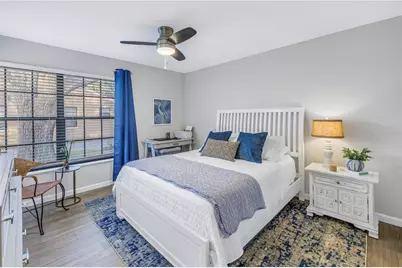 912 Myakka Court NE, Saint Petersburg, FL 33702 - Photo 12