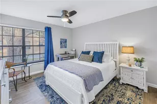 912 Myakka Ct NE, Saint Petersburg, FL 33702 - Photo 12