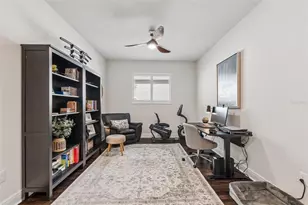 4910 Lakeshore Oaks Ct, Tampa, FL 33624 - Photo 12