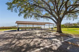 402 Shore Dr W, Oldsmar, FL 34677 - Photo 58