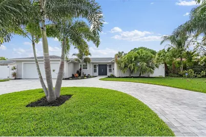 170 98th Avenue N, Saint Petersburg, FL 33702 - Photo 1