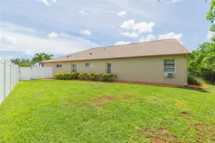 876 Addison Dr NE, Saint Petersburg, FL 33716 - Photo 46