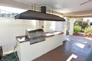 5750 80th St N, Saint Petersburg, FL 33709 - Photo 6