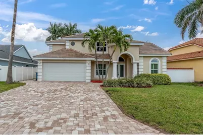 906 Landmark Circle S, Tierra Verde, FL 33715 - Photo 2