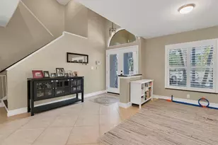 906 Landmark Circle S, Saint Petersburg, FL 33715 - Photo 4
