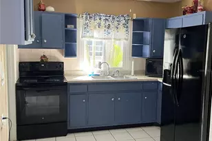 10627 105th St, Largo, FL 33773 - Photo 2