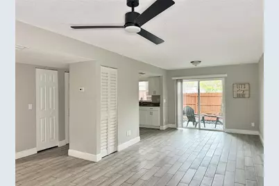 5129 Tennis Court Circle, Tampa, FL 33617 - Photo 4