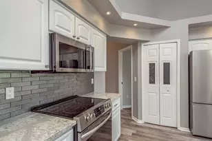 9330 Whispering Meadow Ct, New Port Richey, FL 34655 - Photo 18