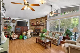 10820 Linda Vista Ln, Dade City, FL 33525 - Photo 6