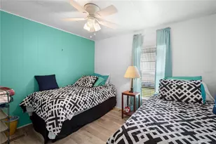 5541 Benton St, Zephyrhills, FL 33542 - Photo 22