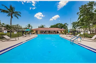 4915 Bay Street NE #327, Saint Petersburg, FL 33703 - Photo 2