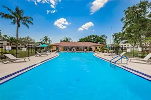 4915 Bay Street NE, Saint Petersburg, FL 33703 - Photo 2